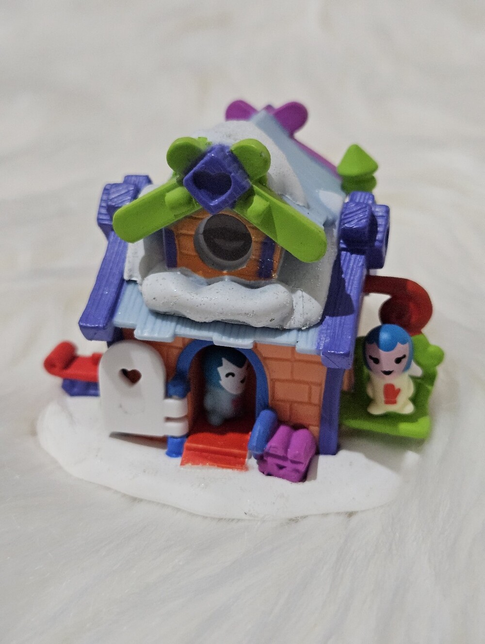 Mini Dollhouse Playset with Figures and Accessories
